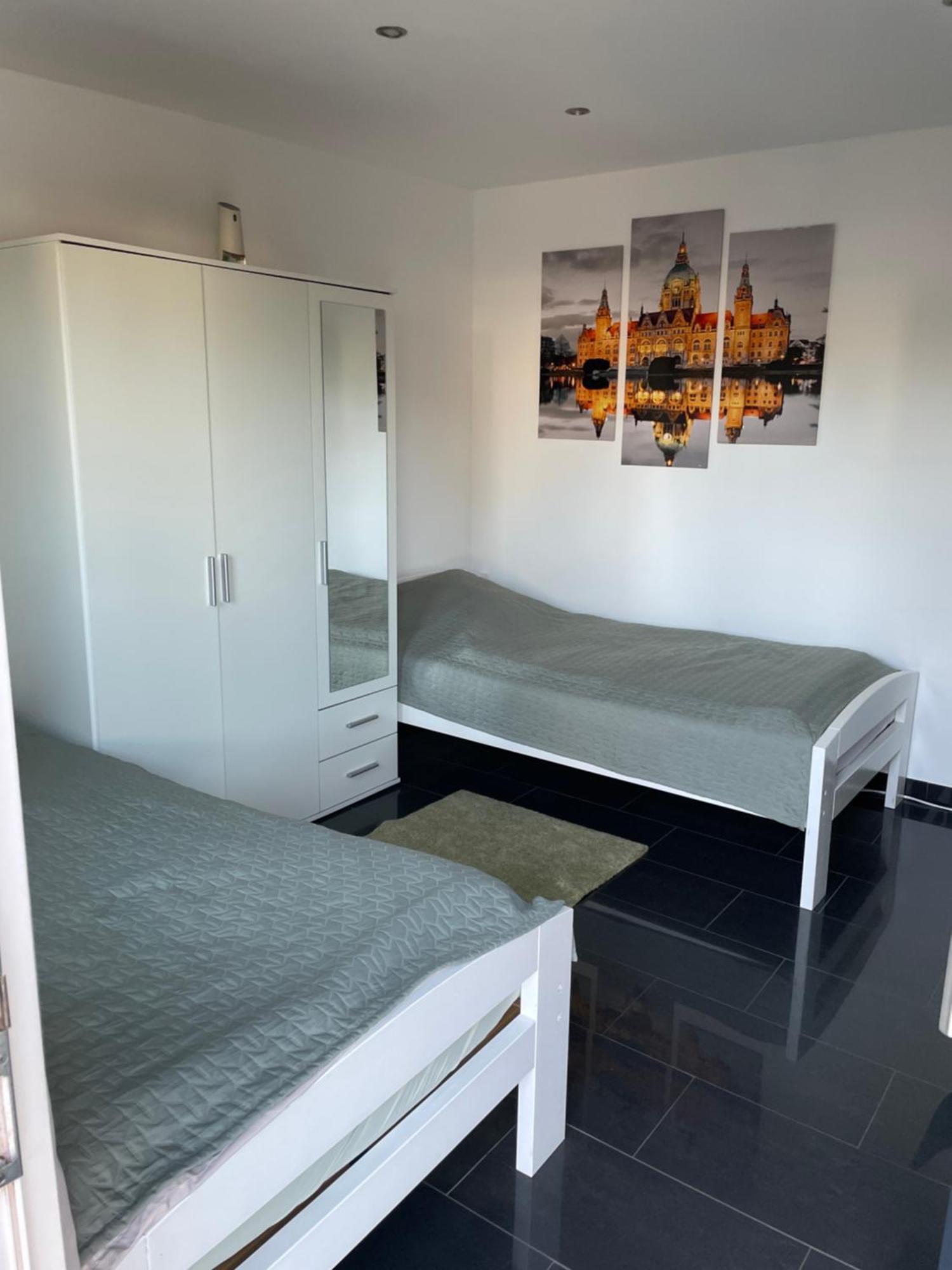 Ferienwohnung Mit Fussbodenheizung Nahe Messe, Gratis Parkplatz Und Abstellplatz E - Bike Хановер Екстериор снимка